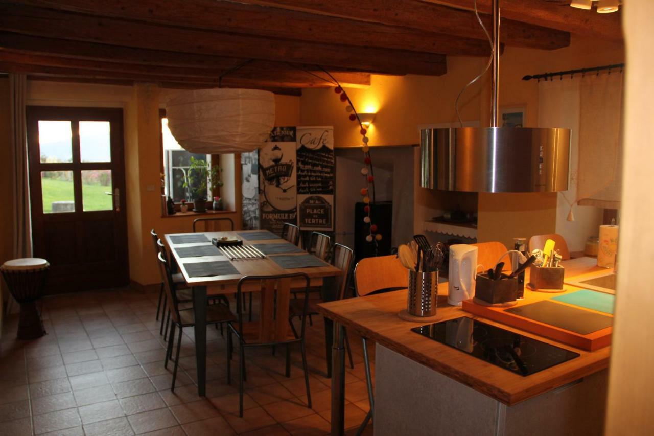 Отель Le Clos Des Frasses Chainaz-les-Frasses Экстерьер фото